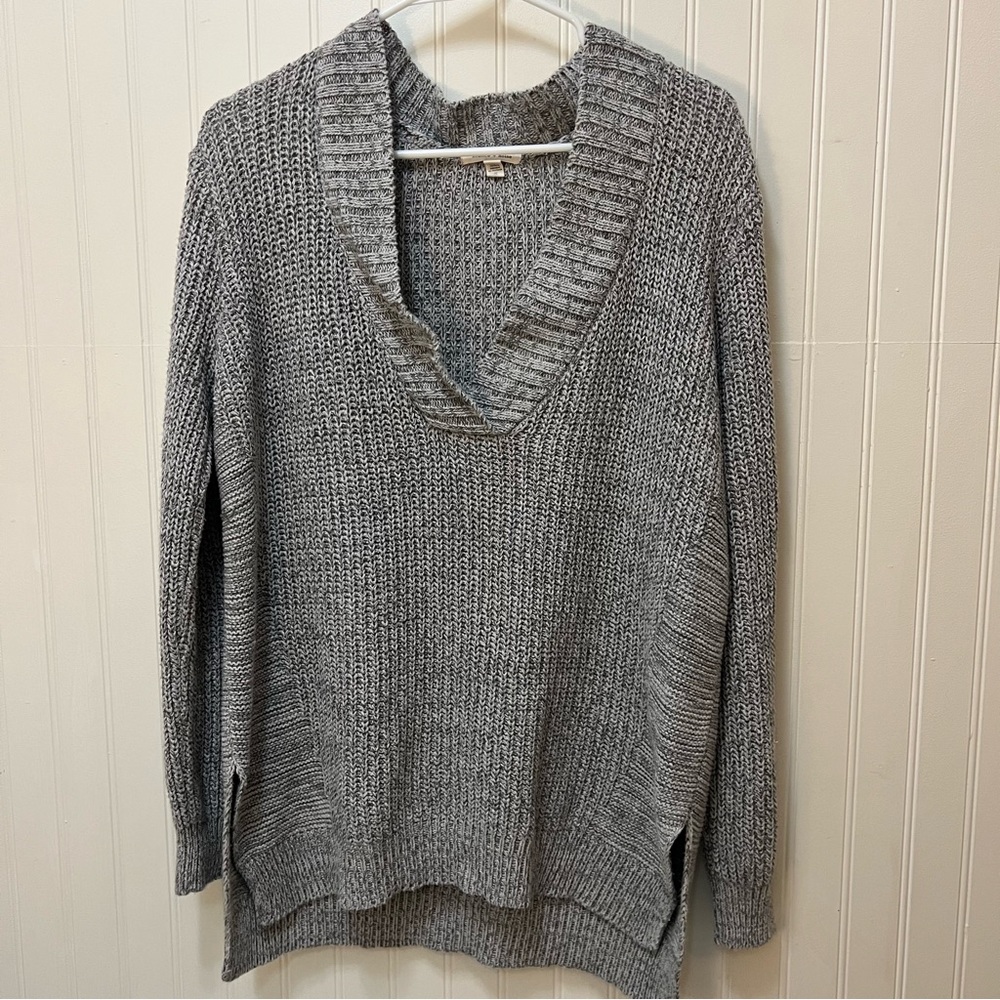 Urban Outfitters Vneck Sweater
